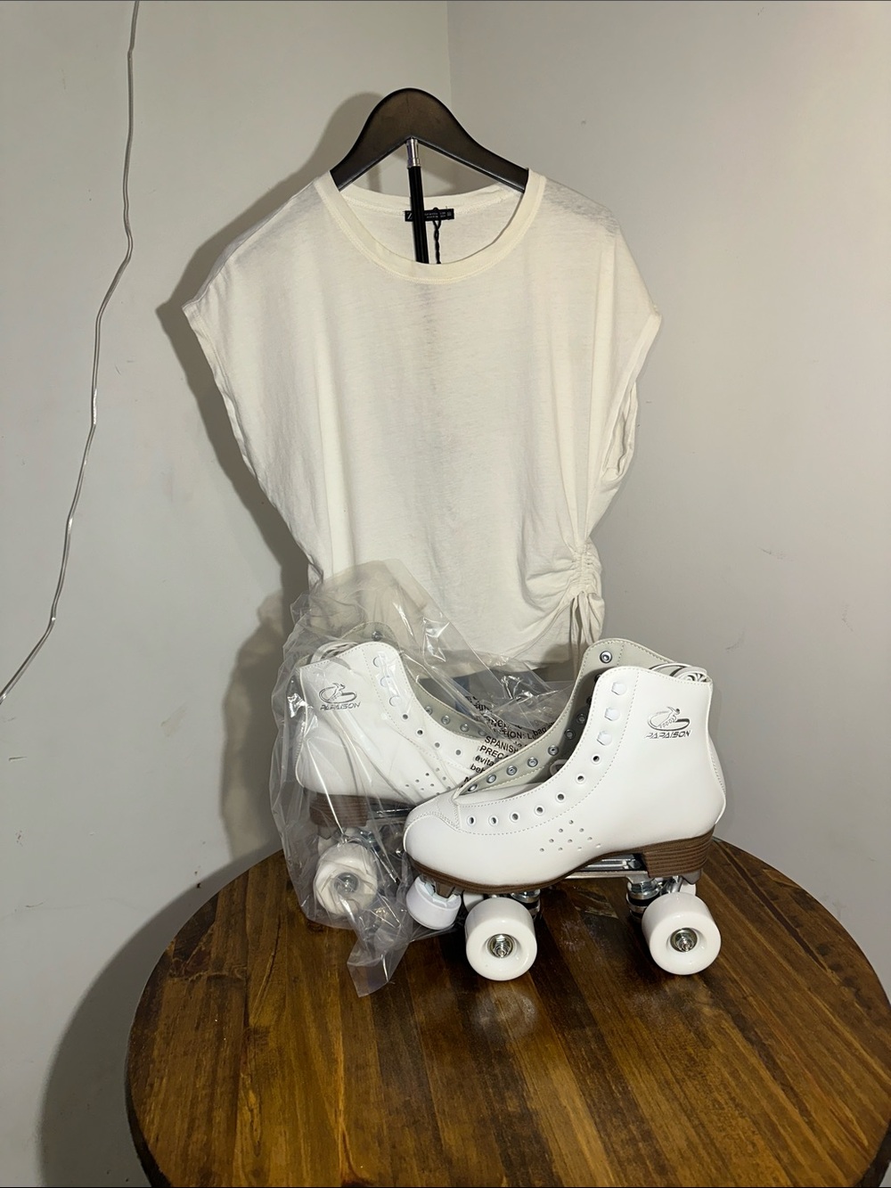 JACKSON Cream Short Sleeve Tee with Side Tie and Cream Roller Skates